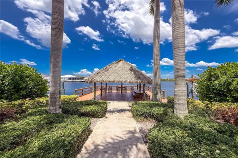 Copropriété à vendre à Cape Coral, Floride: 3 chambres, 220.55 m2 № 1852586 - photo 26