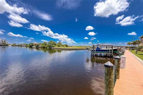 Copropriété à vendre à Cape Coral, Floride: 3 chambres, 220.55 m2 № 1852586 - photo 25