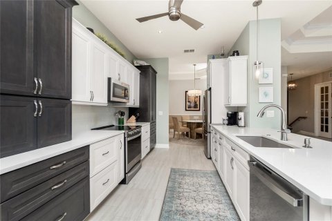 Copropriété à vendre à Cape Coral, Floride: 3 chambres, 220.55 m2 № 1852586 - photo 12