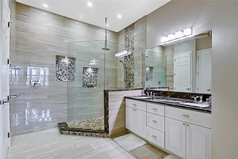 Copropriété à vendre à Cape Coral, Floride: 3 chambres, 220.55 m2 № 1852586 - photo 19