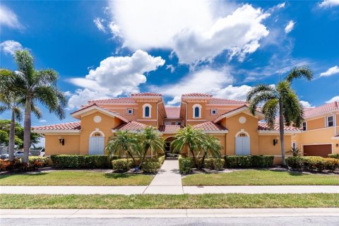 Copropriété à vendre à Cape Coral, Floride: 3 chambres, 220.55 m2 № 1852586 - photo 1