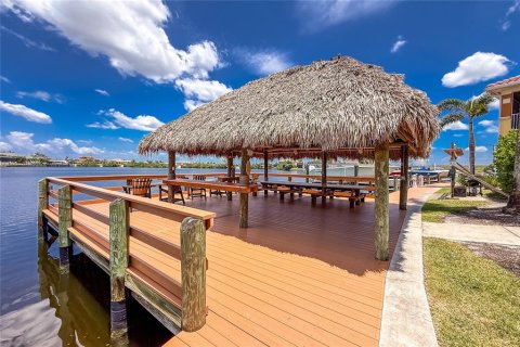 Copropriété à vendre à Cape Coral, Floride: 3 chambres, 220.55 m2 № 1852586 - photo 27