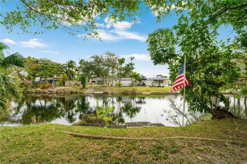 Villa ou maison à vendre à Miami, Floride: 3 chambres, 113.06 m2 № 2028441 - photo 27