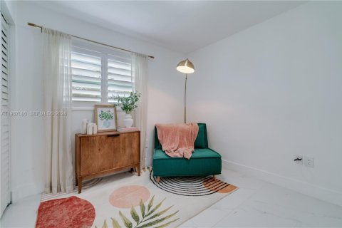 Villa ou maison à vendre à Miami, Floride: 3 chambres, 113.06 m2 № 2028441 - photo 22