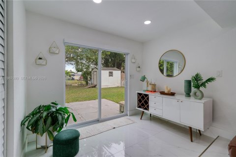 Villa ou maison à vendre à Miami, Floride: 3 chambres, 113.06 m2 № 2028441 - photo 14