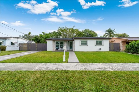 Villa ou maison à Miami, Floride 3 chambres, 113.06 m2 № 2028441