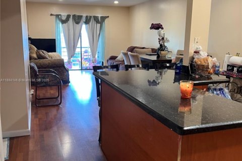 Condo in Coral Springs, Florida, 2 bedrooms  № 2076813 - photo 2
