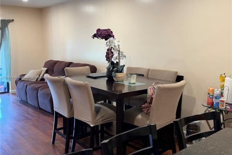 Condo in Coral Springs, Florida, 2 bedrooms  № 2076813 - photo 4