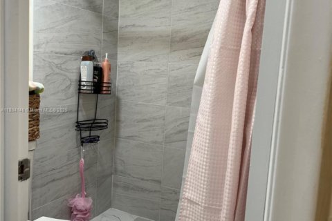 Condo in Coral Springs, Florida, 2 bedrooms  № 2076813 - photo 13