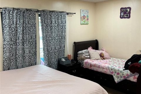 Condo in Coral Springs, Florida, 2 bedrooms  № 2076813 - photo 10