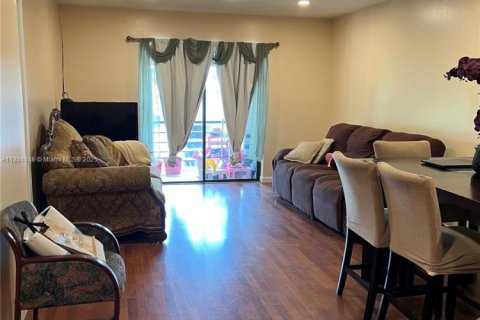 Condo in Coral Springs, Florida, 2 bedrooms  № 2076813 - photo 5