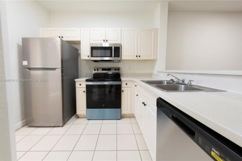 Condominio en Riviera Beach, Florida, 2 dormitorios  № 2020947