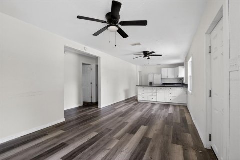 House in Ocala, Florida 3 bedrooms, 147.81 sq.m. № 2157917 - photo 9