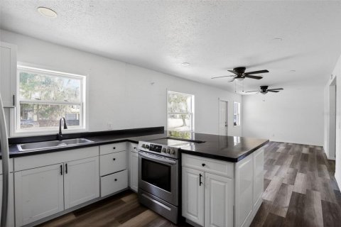 House in Ocala, Florida 3 bedrooms, 147.81 sq.m. № 2157917 - photo 14