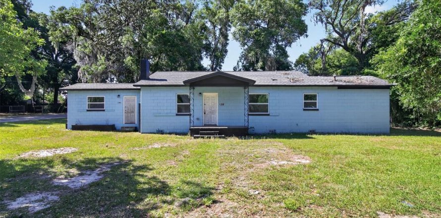 House in Ocala, Florida 3 bedrooms, 147.81 sq.m. № 2157917