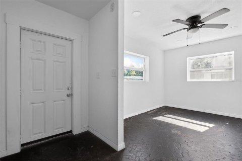 House in Ocala, Florida 3 bedrooms, 147.81 sq.m. № 2157917 - photo 6