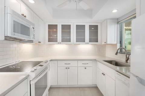 Condo in Bradenton, Florida, 1 bedroom  № 1634715 - photo 10