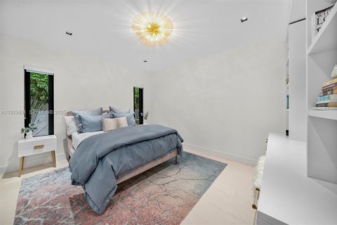 Купить виллу или дом в Норт-Майами, Флорида 6 спален, 526.85м2, № 1991352 - фото 29