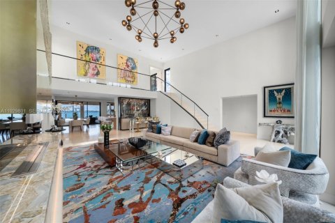 Купить виллу или дом в Норт-Майами, Флорида 6 спален, 526.85м2, № 1991352 - фото 10