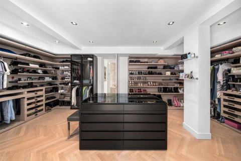 Купить виллу или дом в Норт-Майами, Флорида 6 спален, 526.85м2, № 1991352 - фото 27