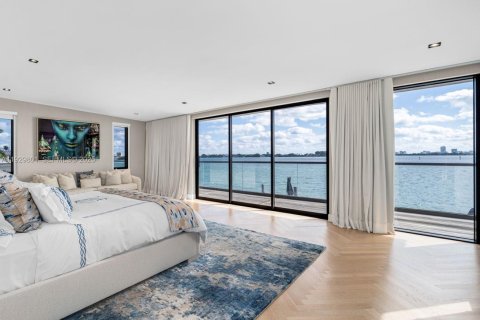 Купить виллу или дом в Норт-Майами, Флорида 6 спален, 526.85м2, № 1991352 - фото 22