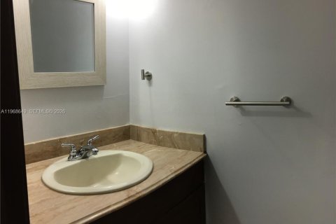 Adosado en alquiler en Miami, Florida, 2 dormitorios, 107.77 m2 № 2031697 - foto 6
