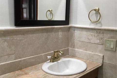 Adosado en alquiler en Miami, Florida, 2 dormitorios, 107.77 m2 № 2031697 - foto 17