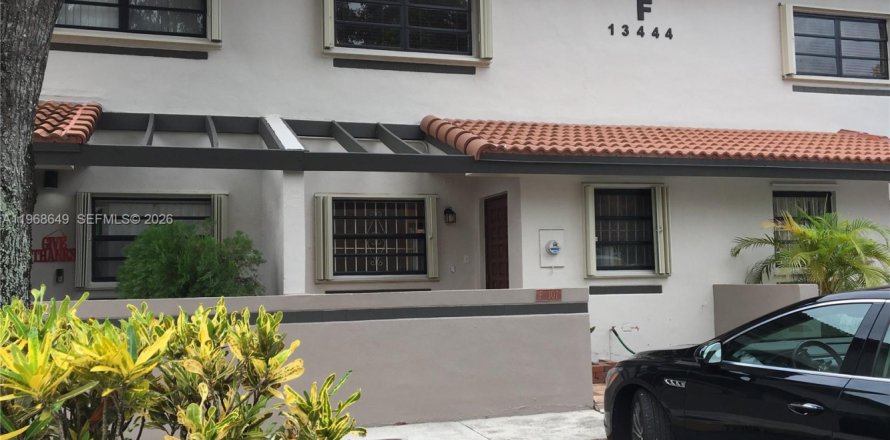 Adosado en Miami, Florida 2 dormitorios, 107.77 m2 № 2031697