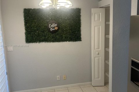 Casa en alquiler en Coral Springs, Florida, 3 dormitorios, 109.07 m2 № 1998850 - foto 7