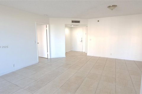 Condominio en venta en Aventura, Florida, 3 dormitorios, 118.08 m2 № 1850903 - foto 9