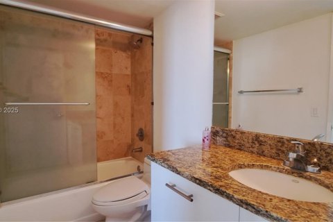 Condominio en venta en Aventura, Florida, 3 dormitorios, 118.08 m2 № 1850903 - foto 13