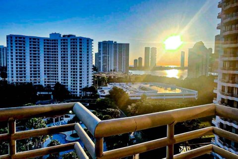 Condominio en venta en Aventura, Florida, 3 dormitorios, 118.08 m2 № 1850903 - foto 2
