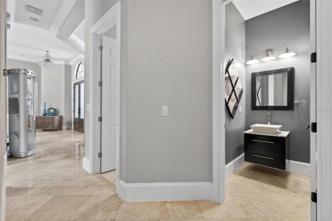 House in Windermere, Florida 5 bedrooms, 359.35 sq.m. № 1778388 - photo 17