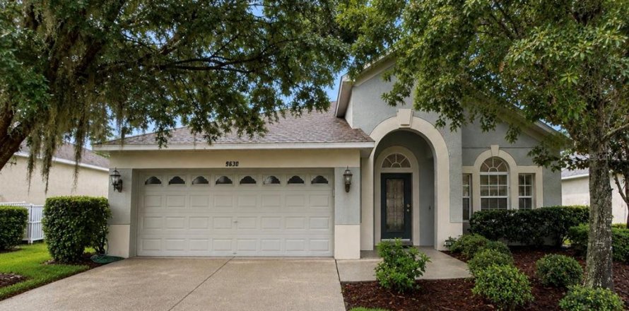 Villa ou maison à Land O' Lakes, Floride 3 chambres, 154.22 m2 № 2285601