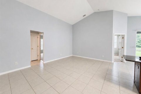 Villa ou maison à louer à Land O' Lakes, Floride: 3 chambres, 154.22 m2 № 2285601 - photo 5