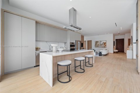 Villa ou maison à vendre à Miami, Floride: 3 chambres, 259.57 m2 № 1971175 - photo 12