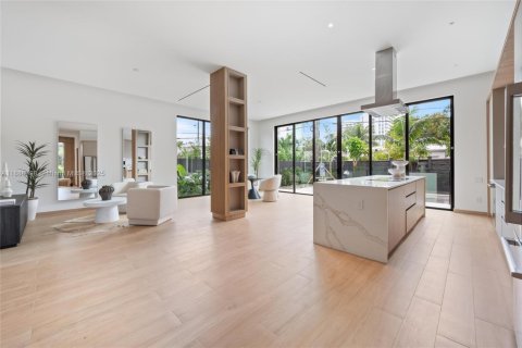 Villa ou maison à vendre à Miami, Floride: 3 chambres, 259.57 m2 № 1971175 - photo 14