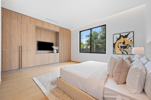 Villa ou maison à vendre à Miami, Floride: 3 chambres, 259.57 m2 № 1971175 - photo 18