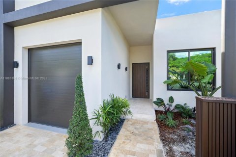 Villa ou maison à vendre à Miami, Floride: 3 chambres, 259.57 m2 № 1971175 - photo 1
