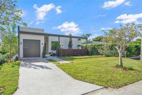 Villa ou maison à vendre à Miami, Floride: 3 chambres, 259.57 m2 № 1971175 - photo 2