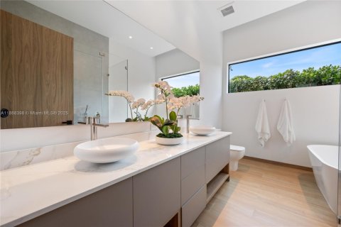 Villa ou maison à vendre à Miami, Floride: 3 chambres, 259.57 m2 № 1971175 - photo 26