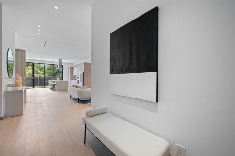 Villa ou maison à vendre à Miami, Floride: 3 chambres, 259.57 m2 № 1971175 - photo 4
