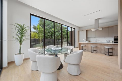 Villa ou maison à vendre à Miami, Floride: 3 chambres, 259.57 m2 № 1971175 - photo 11