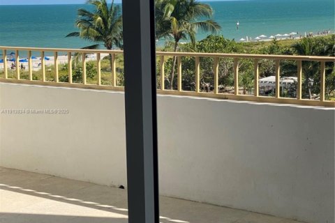 Condo in Key Biscayne, Florida, 2 bedrooms  № 1968508 - photo 5