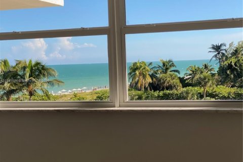 Condo in Key Biscayne, Florida, 2 bedrooms  № 1968508 - photo 4