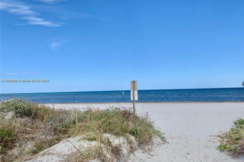 Condo in Key Biscayne, Florida, 2 bedrooms  № 1968508 - photo 25