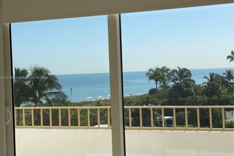 Condo in Key Biscayne, Florida, 2 bedrooms  № 1968508 - photo 22