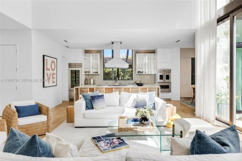 Купить виллу или дом в Майами-Бич, Флорида 4 спальни, 371.05м2, № 2064080 - фото 23