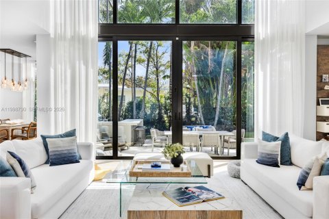 Купить виллу или дом в Майами-Бич, Флорида 4 спальни, 371.05м2, № 2064080 - фото 2