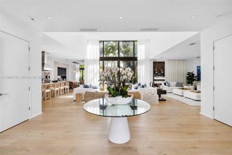 Купить виллу или дом в Майами-Бич, Флорида 4 спальни, 371.05м2, № 2064080 - фото 7